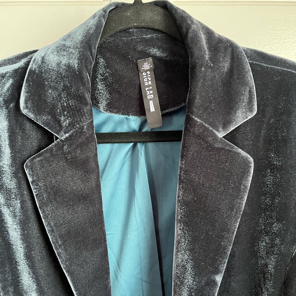 Design Labs Blue Velvet Blazer - Picture 5 of 7